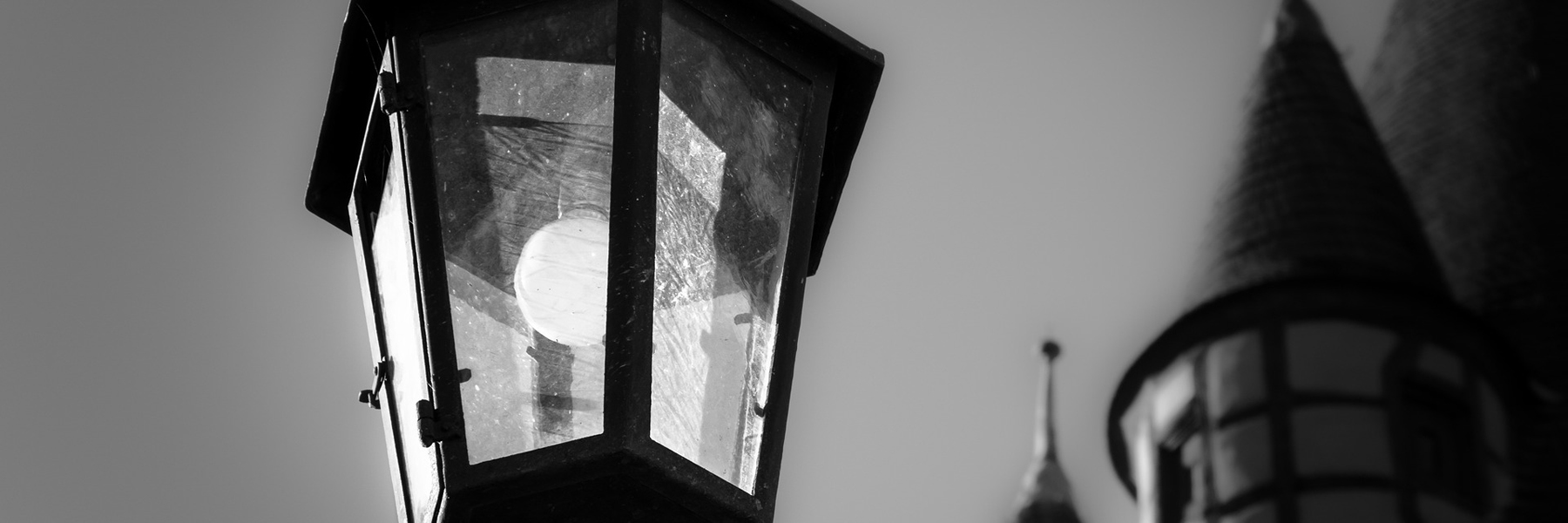 lantern-rue-maison-closes-paris-visite-guidee-insolite-guides-tourisme-services - visiteguidée - Paris - GTS