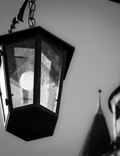 lantern-rue-maison-closes-paris-visite-guidee-insolite-guides-tourisme-services - visiteguidée - Paris - GTS